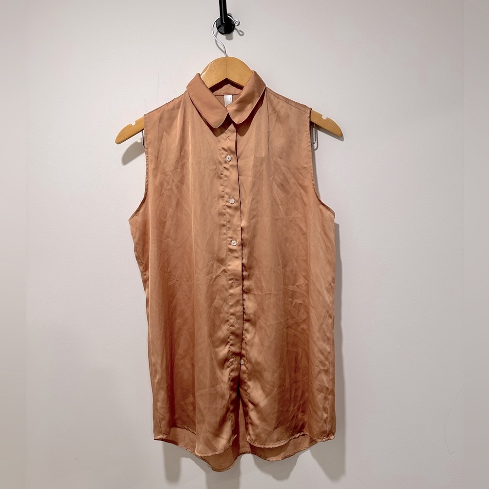 ▫️American Apparel▫️Peach Satin Sleeveless Shirt